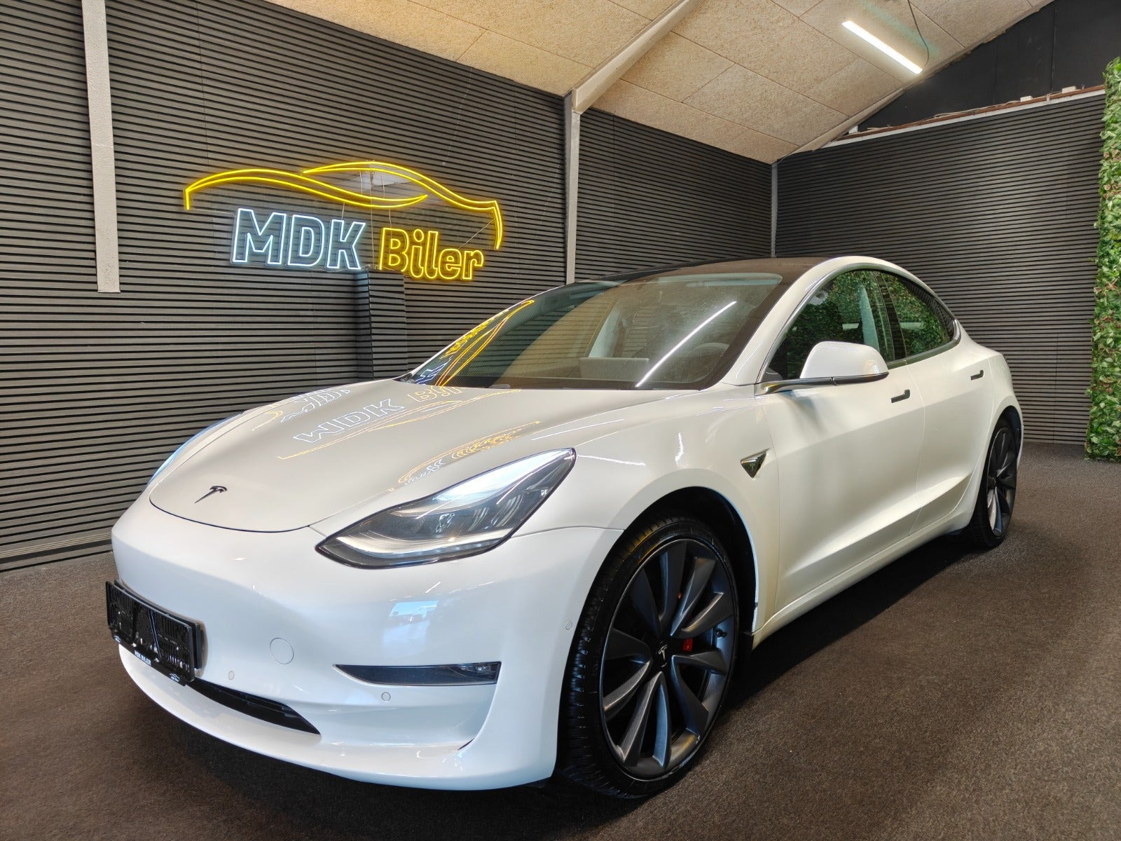 undefined Tesla Model 3 fra 2020