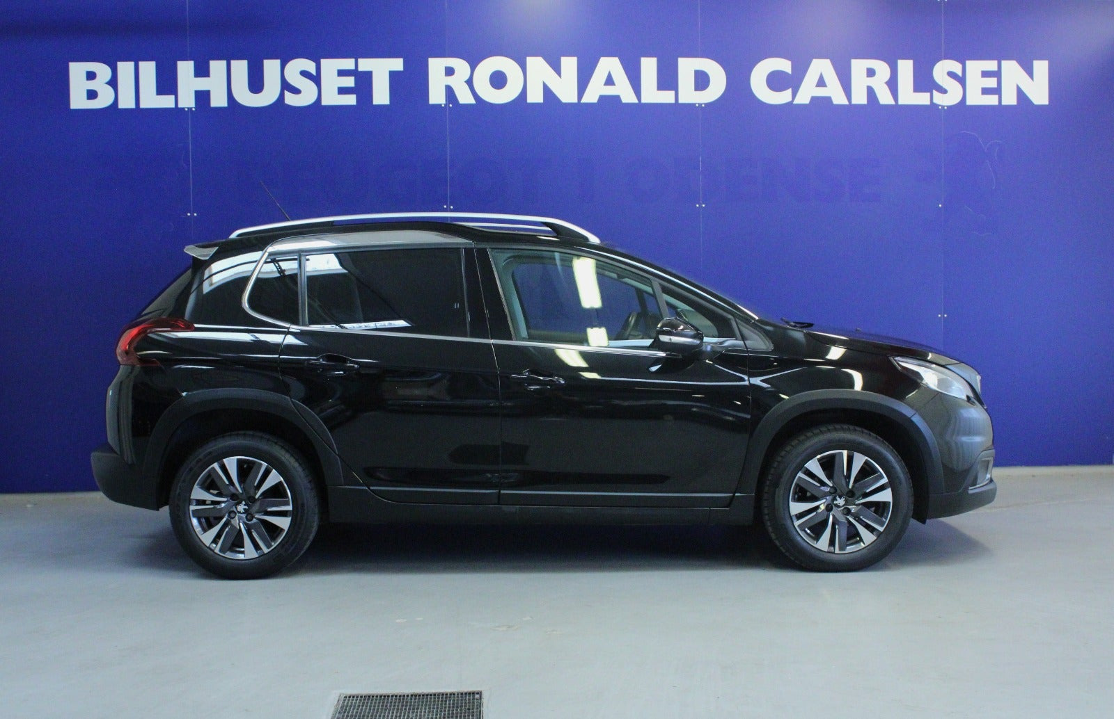 Sort Peugeot 2008 fra 2019