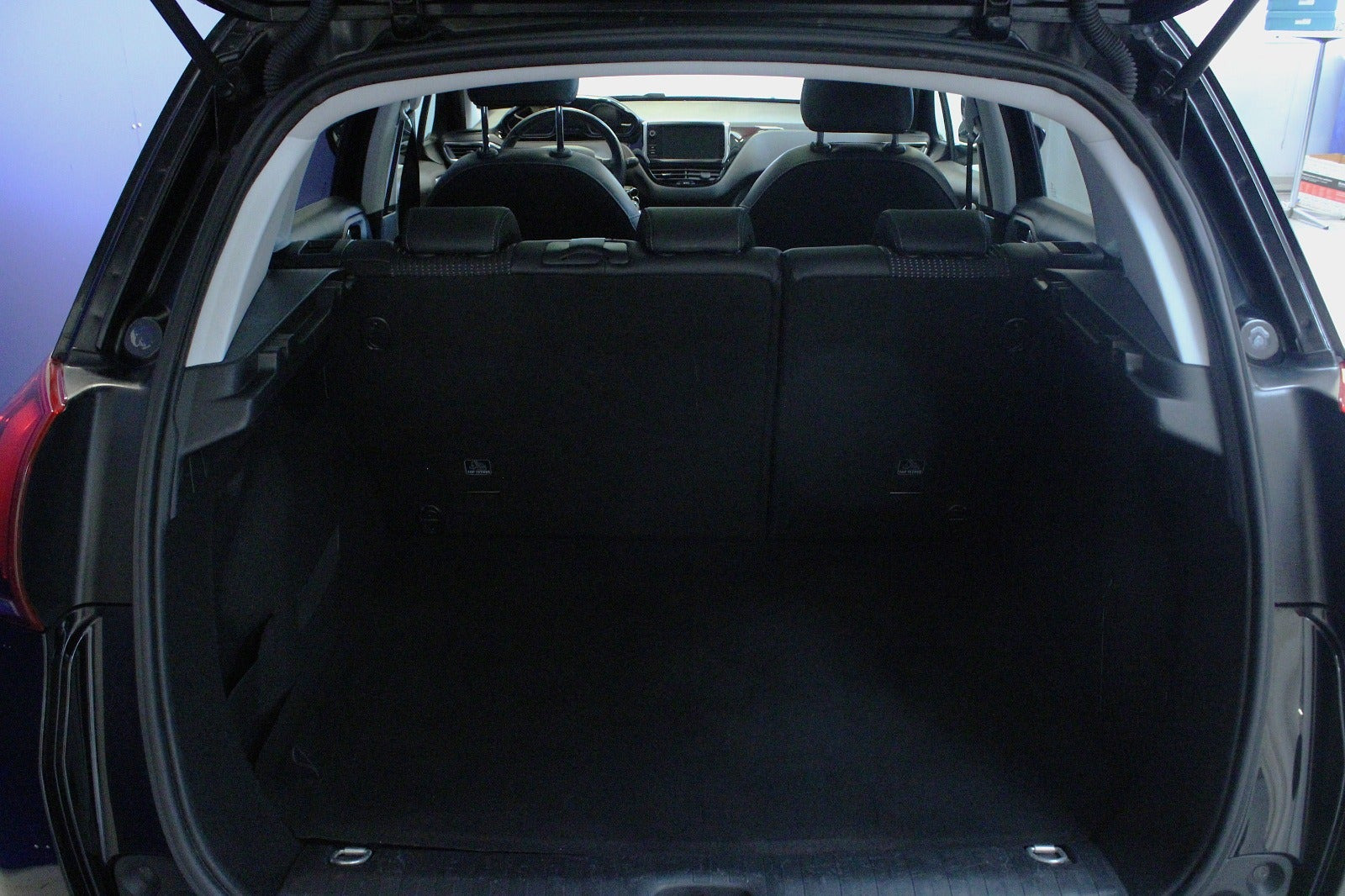 Sort Peugeot 2008 fra 2019