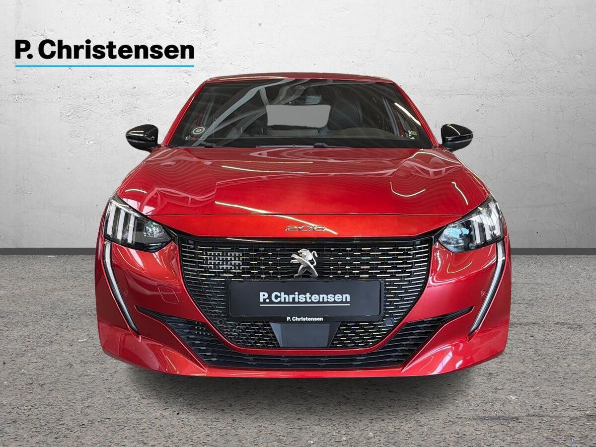 Rød Peugeot 208 fra 2020