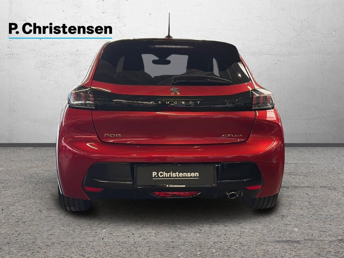 Rød Peugeot 208 fra 2020