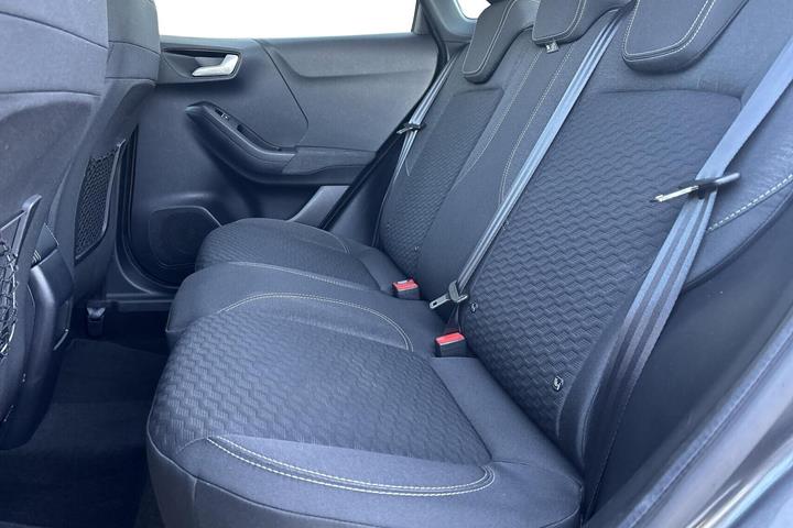 Grå Ford Puma fra 2021