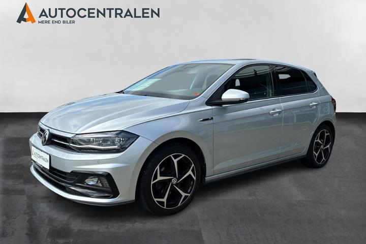 Sølv VW Polo fra 2019 set udefra