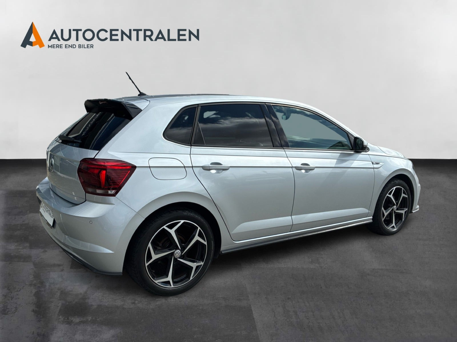 Sølv VW Polo fra 2019