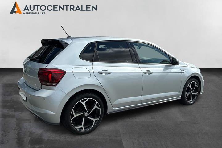 Sølv VW Polo fra 2019