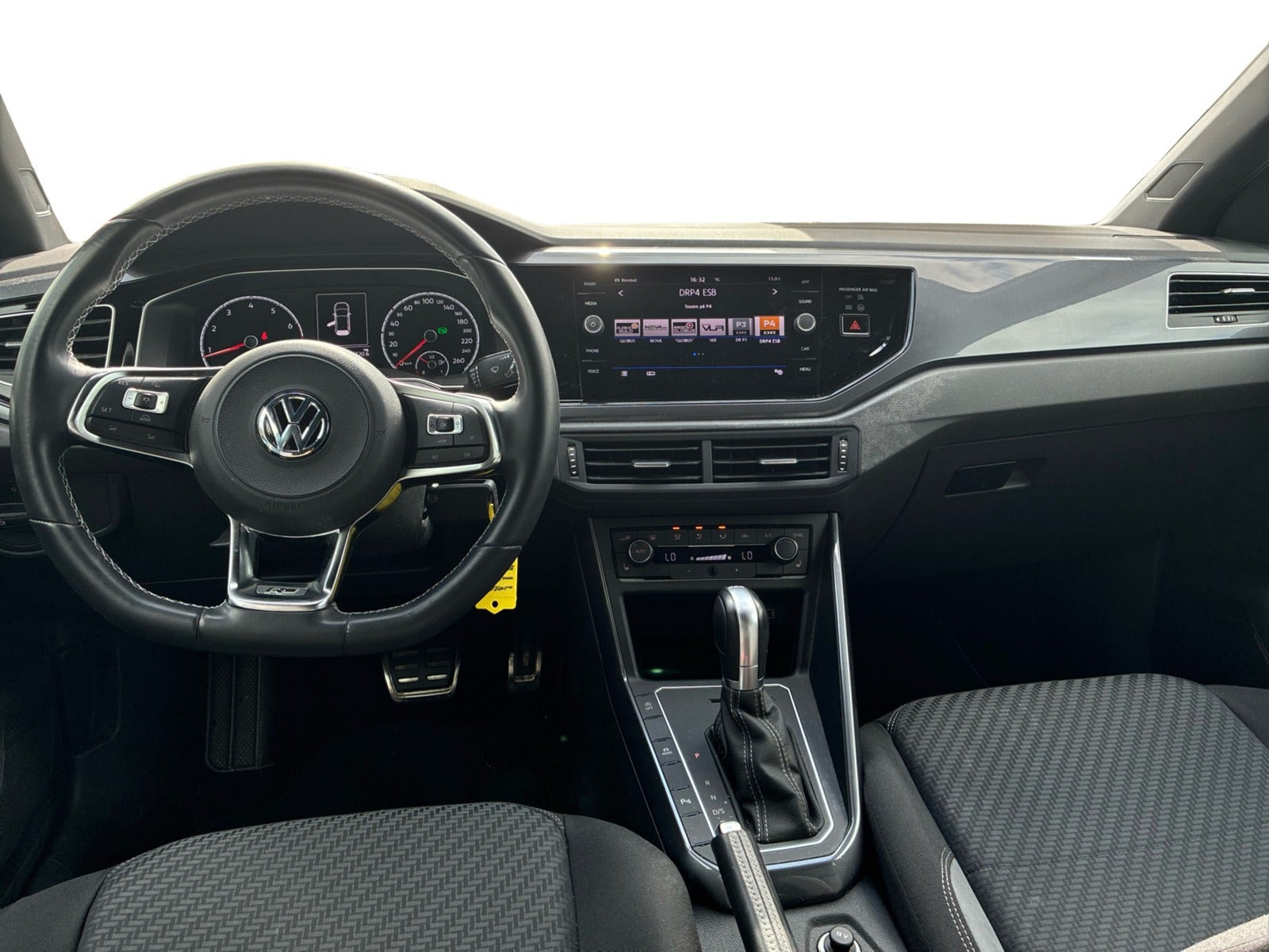 Sølv VW Polo fra 2019