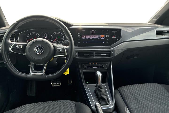 Sølv VW Polo fra 2019