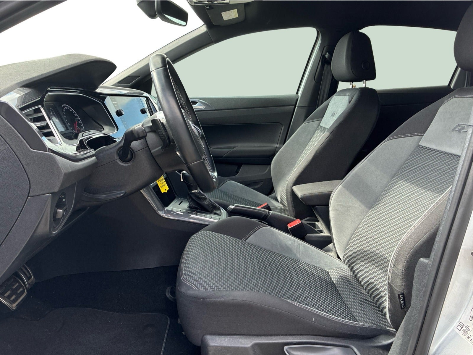 Sølv VW Polo fra 2019