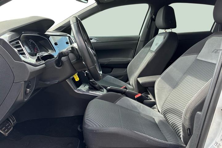 Sølv VW Polo fra 2019