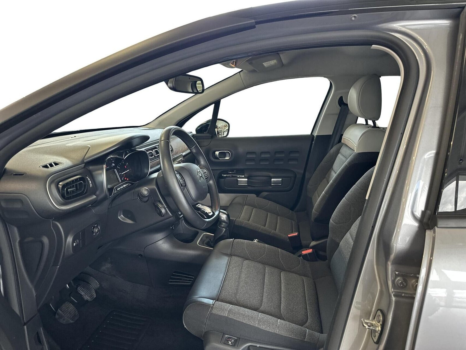 Beige Citroën C3 fra 2024
