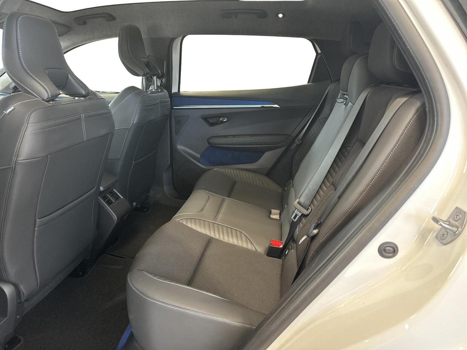 Beige Renault Scenic E-Tech fra 2026