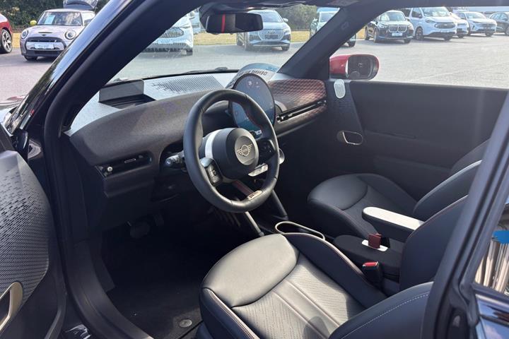 Grå Mini Cooper SE fra 2024