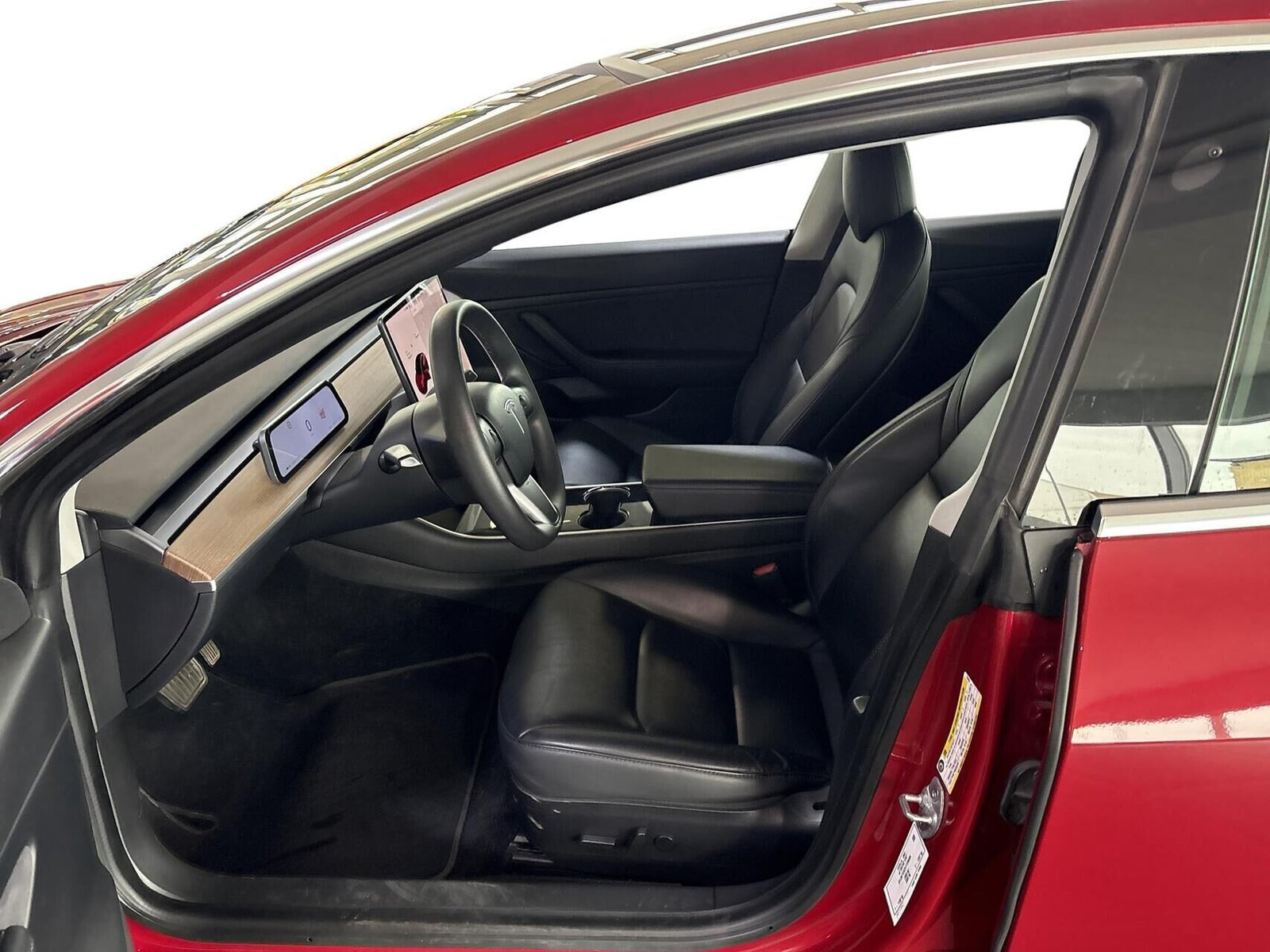 Rød Tesla Model 3 fra 2020