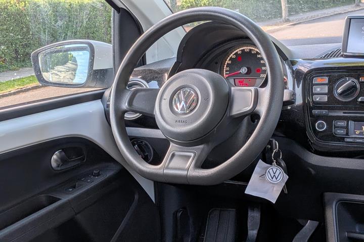 Hvid VW UP! fra 2013