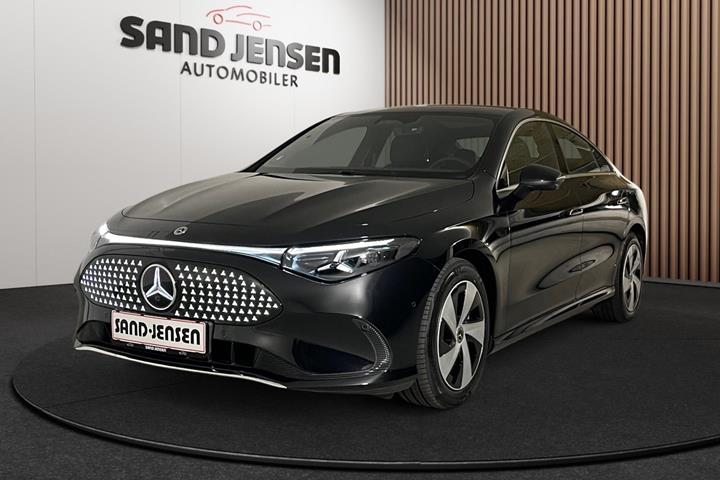 Sort Mercedes CLA350 fra 2026 set udefra