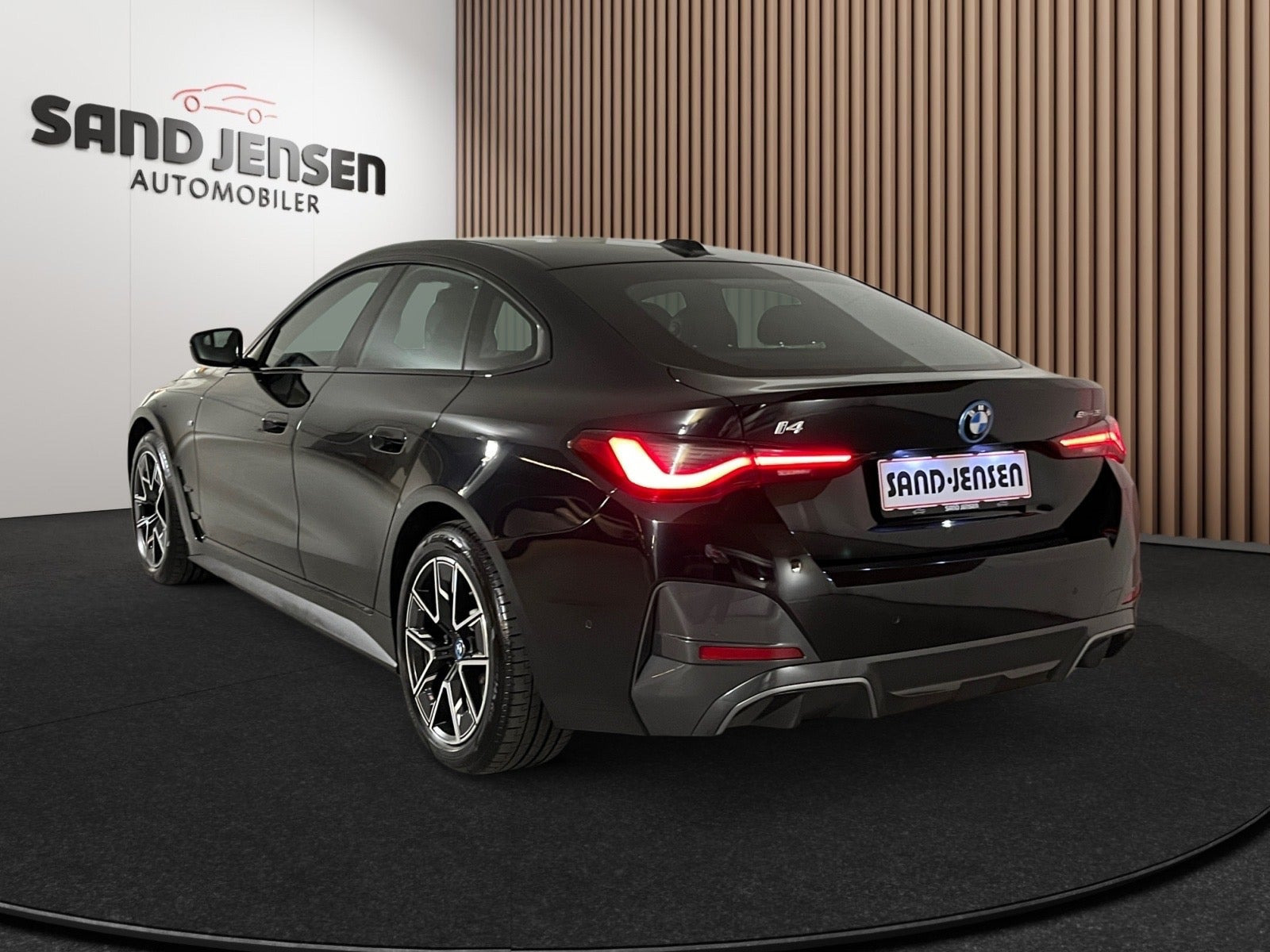 Sort BMW i4 fra 2023