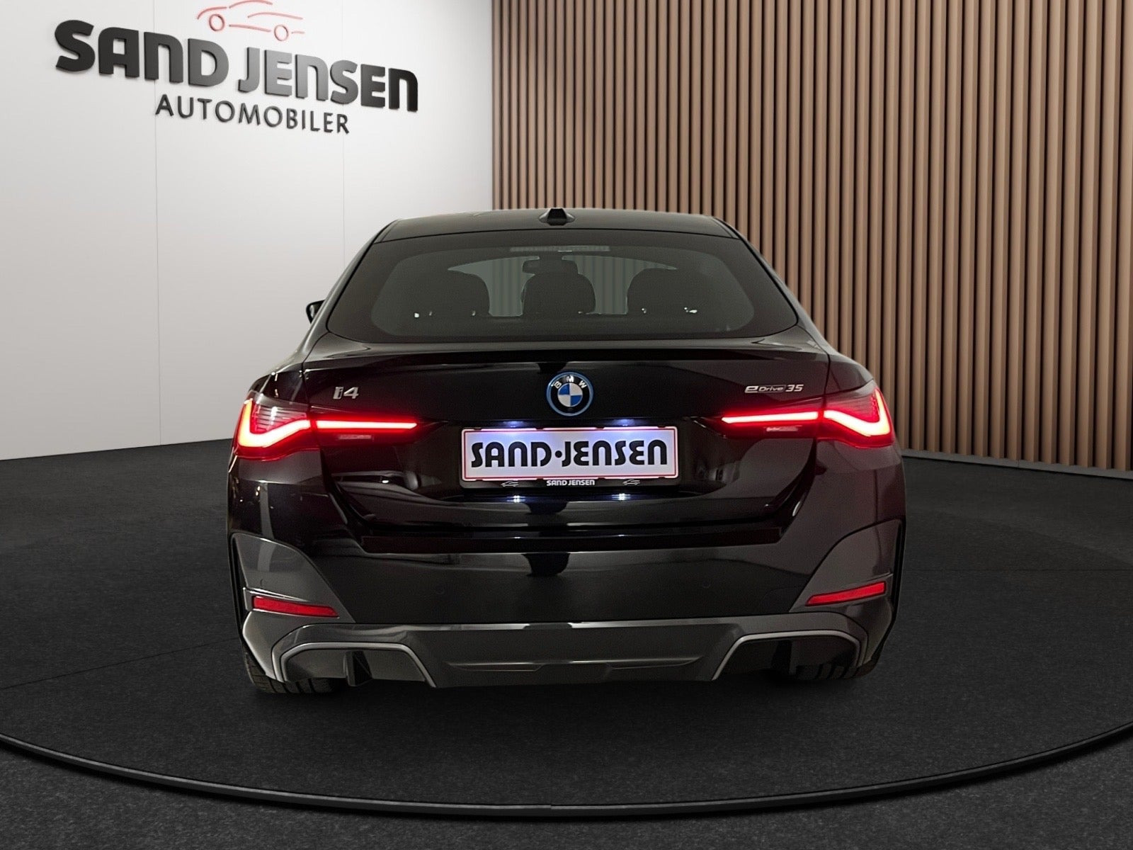 Sort BMW i4 fra 2023