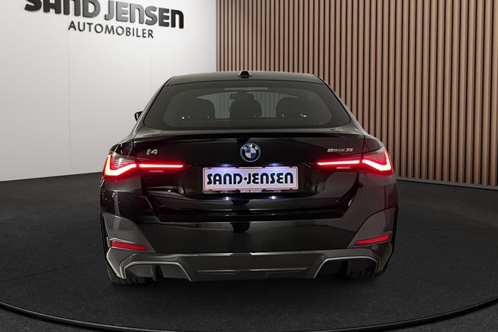 Sort BMW i4 fra 2023