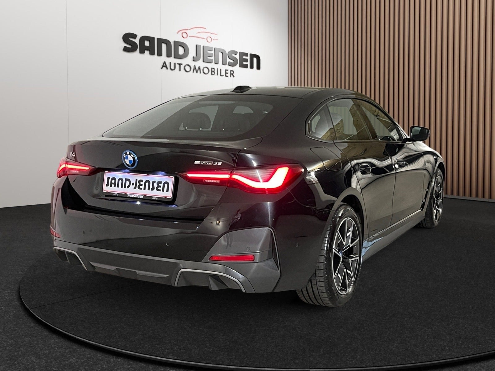 Sort BMW i4 fra 2023