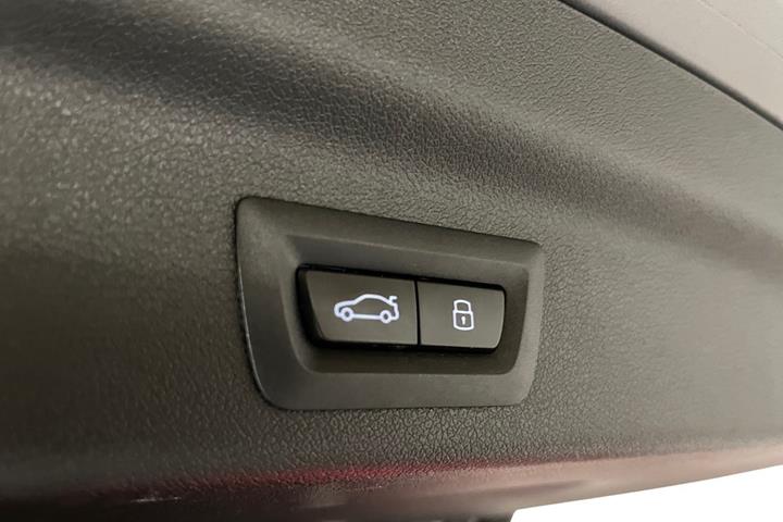 Grå BMW iX1 fra 2026