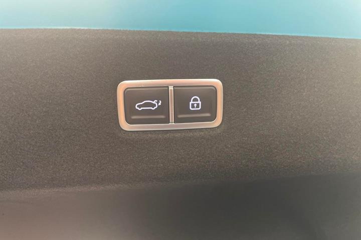 Blå Hyundai Ioniq 6 fra 2024