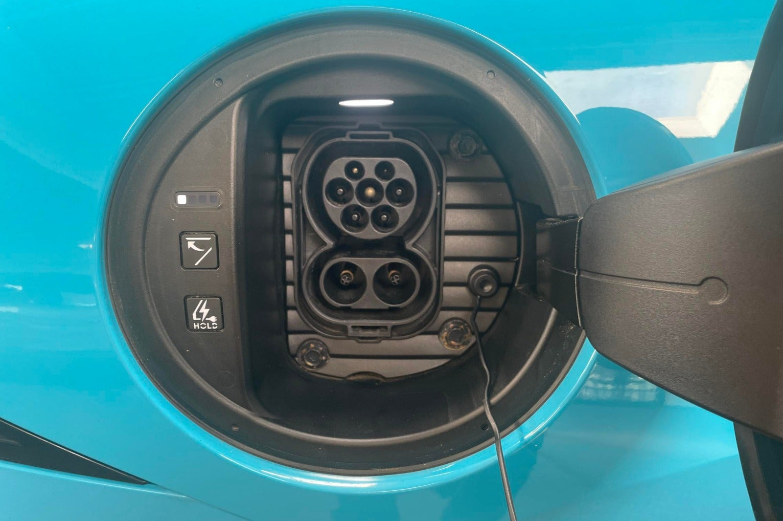 Blå Hyundai Ioniq 6 fra 2024