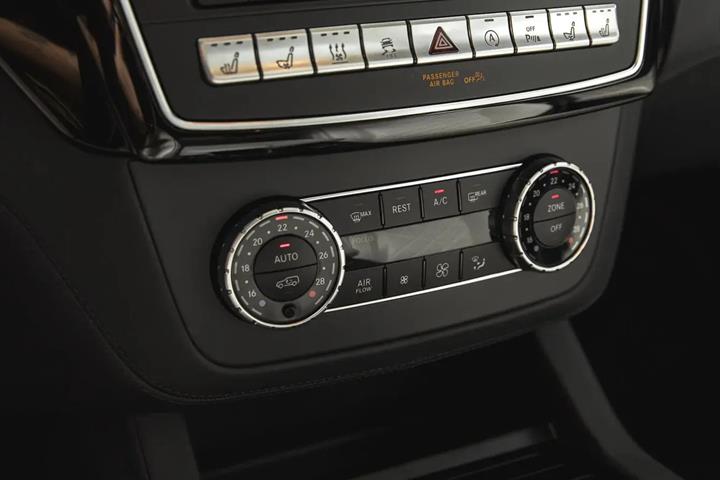 Hvid Mercedes GLE500 fra 2016