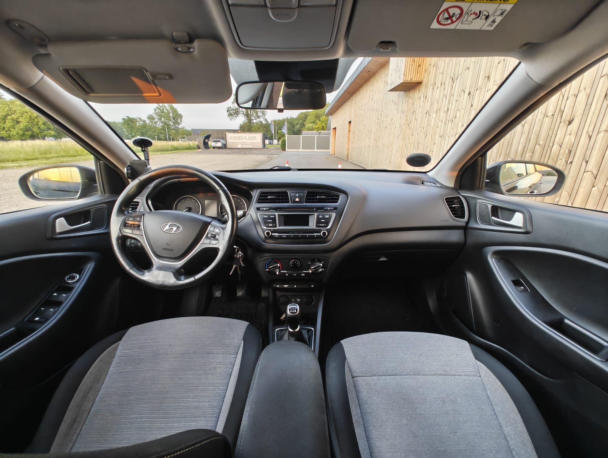 Sort Hyundai i20 fra 2016