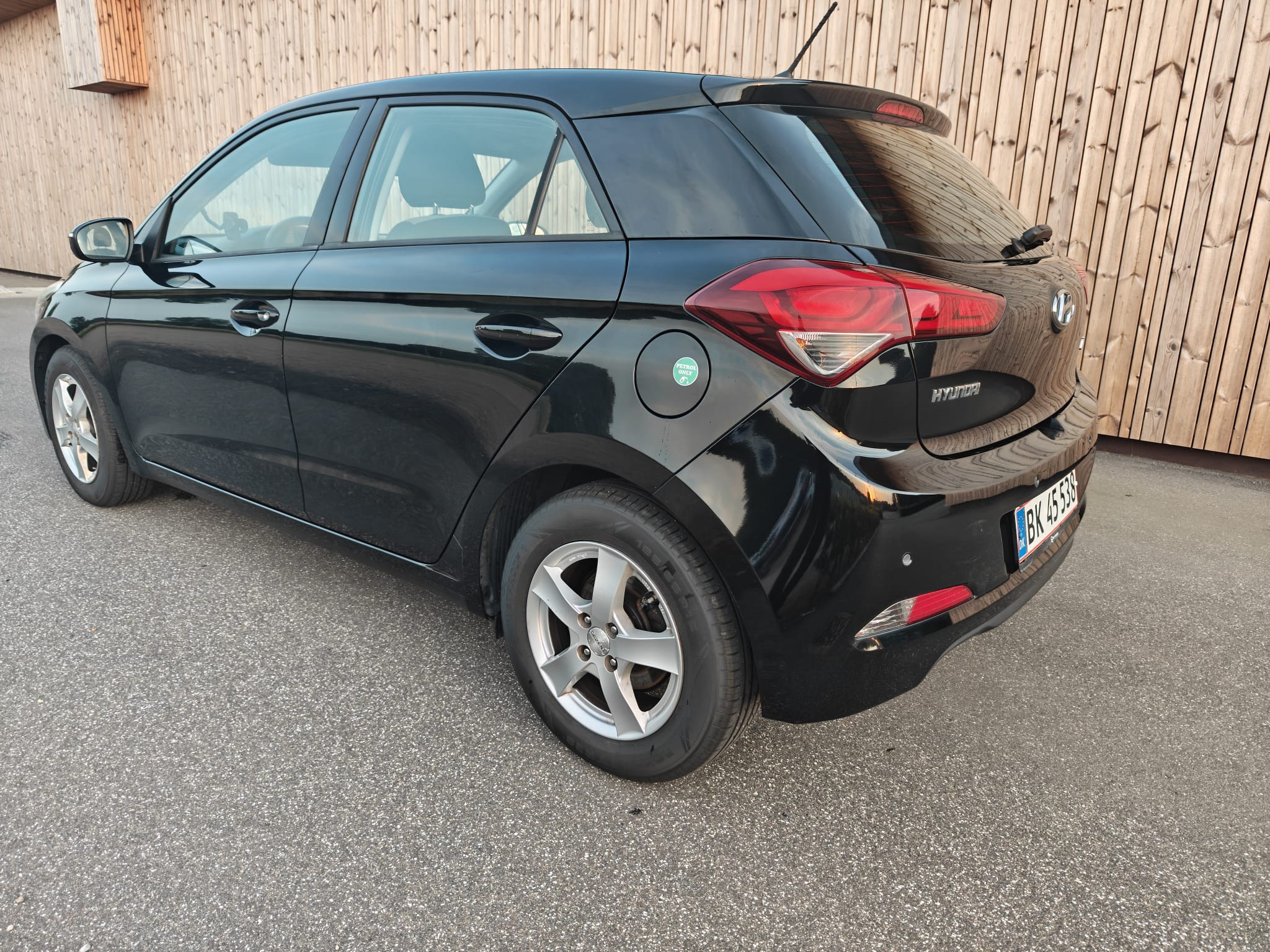 Sort Hyundai i20 fra 2016