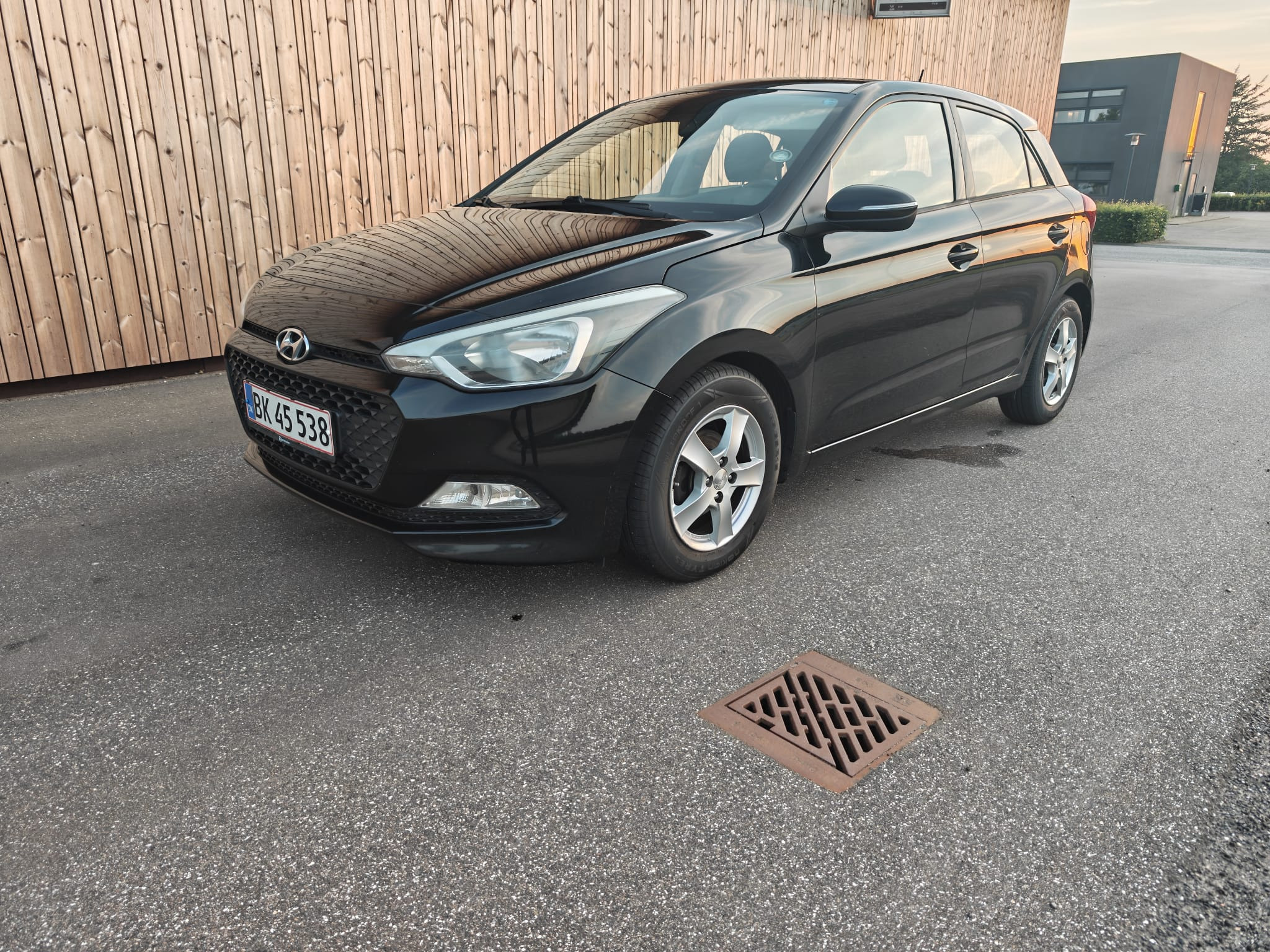 Sort Hyundai i20 fra 2016