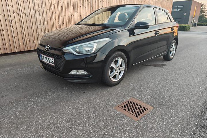 Sort Hyundai i20 fra 2016