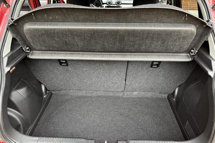 Rød Suzuki Swift fra 2019