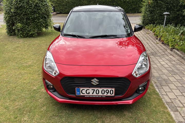 Rød Suzuki Swift fra 2019