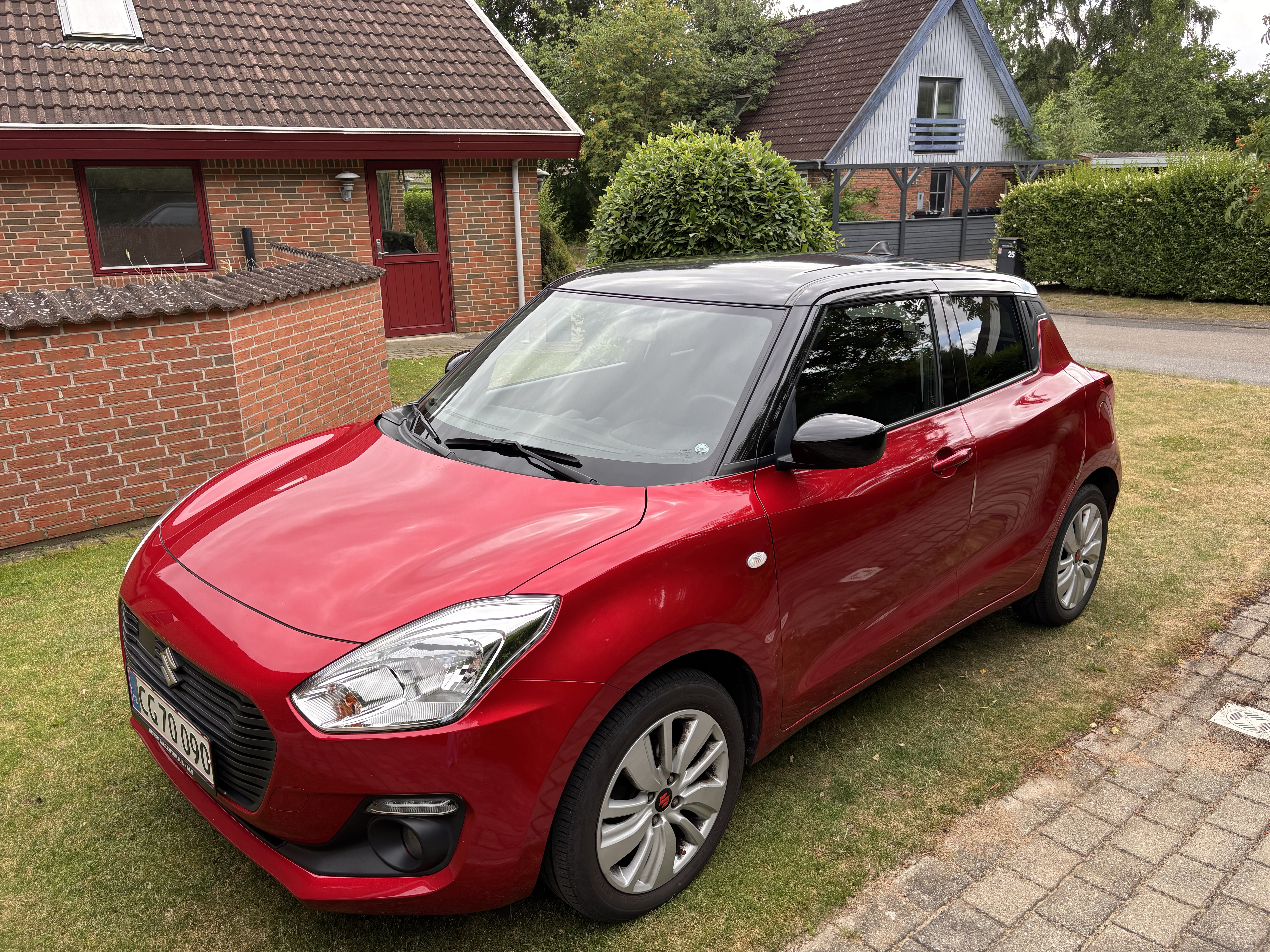 Rød Suzuki Swift fra 2019