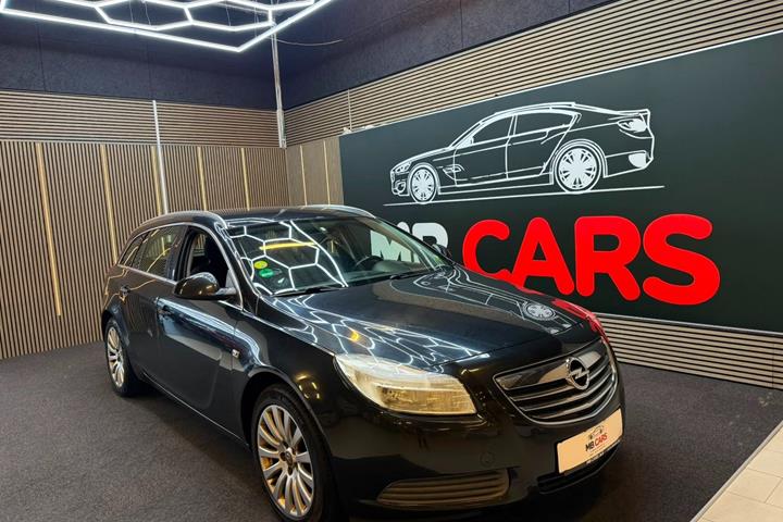 Sort Opel Insignia fra 2013