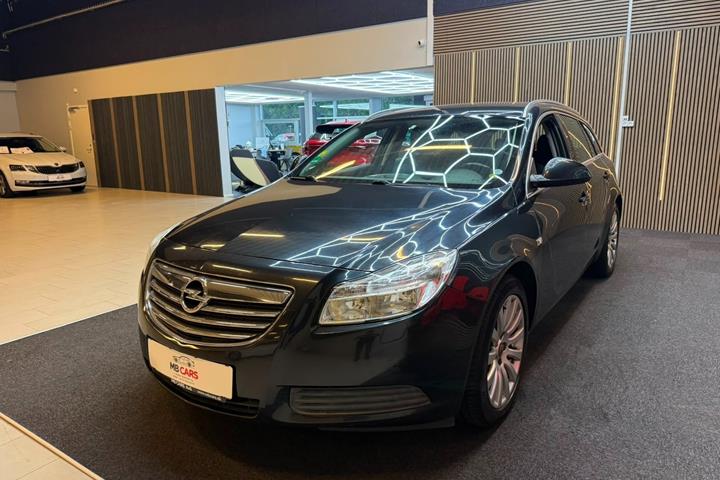 Sort Opel Insignia fra 2013