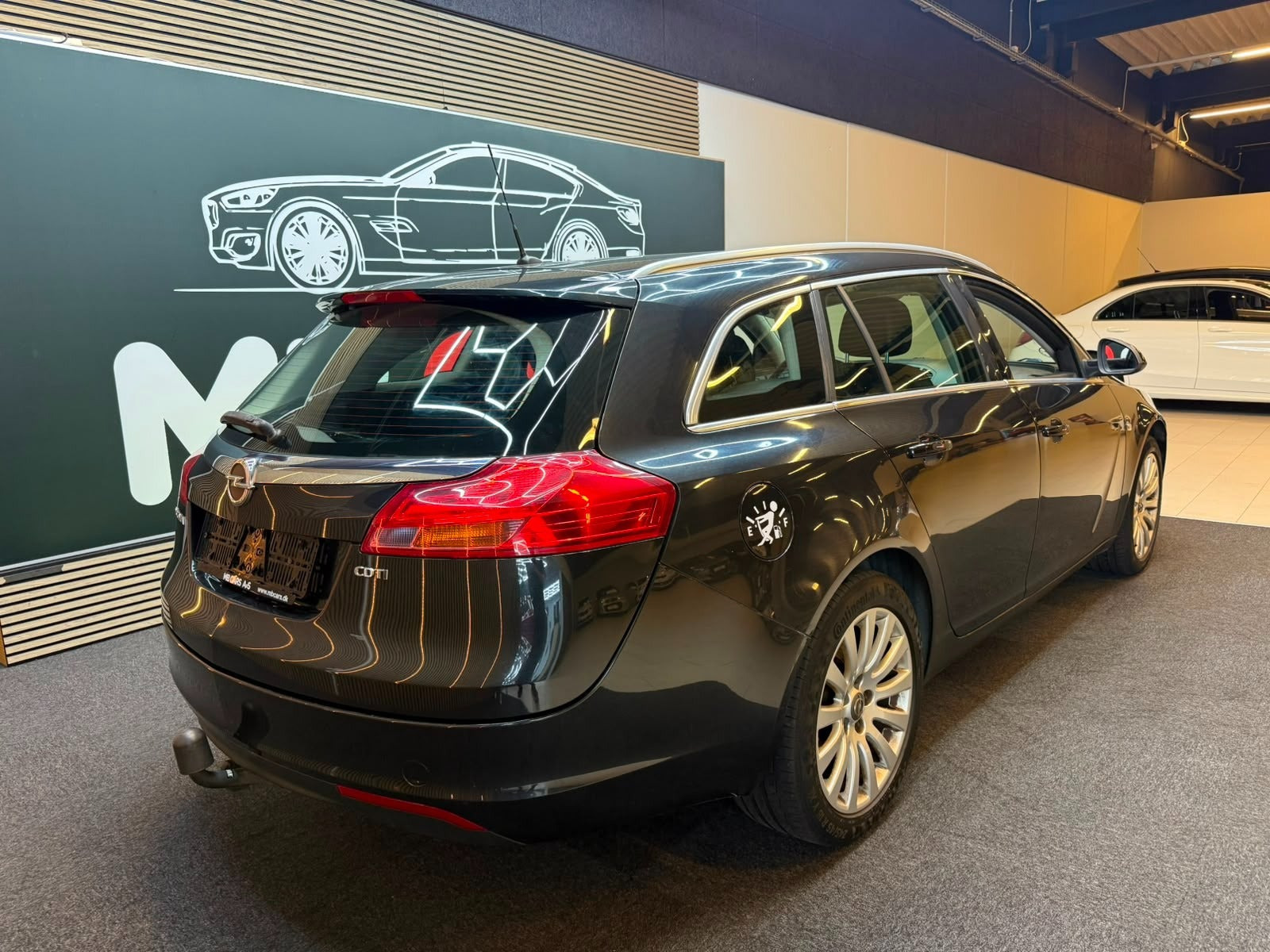 Sort Opel Insignia fra 2013