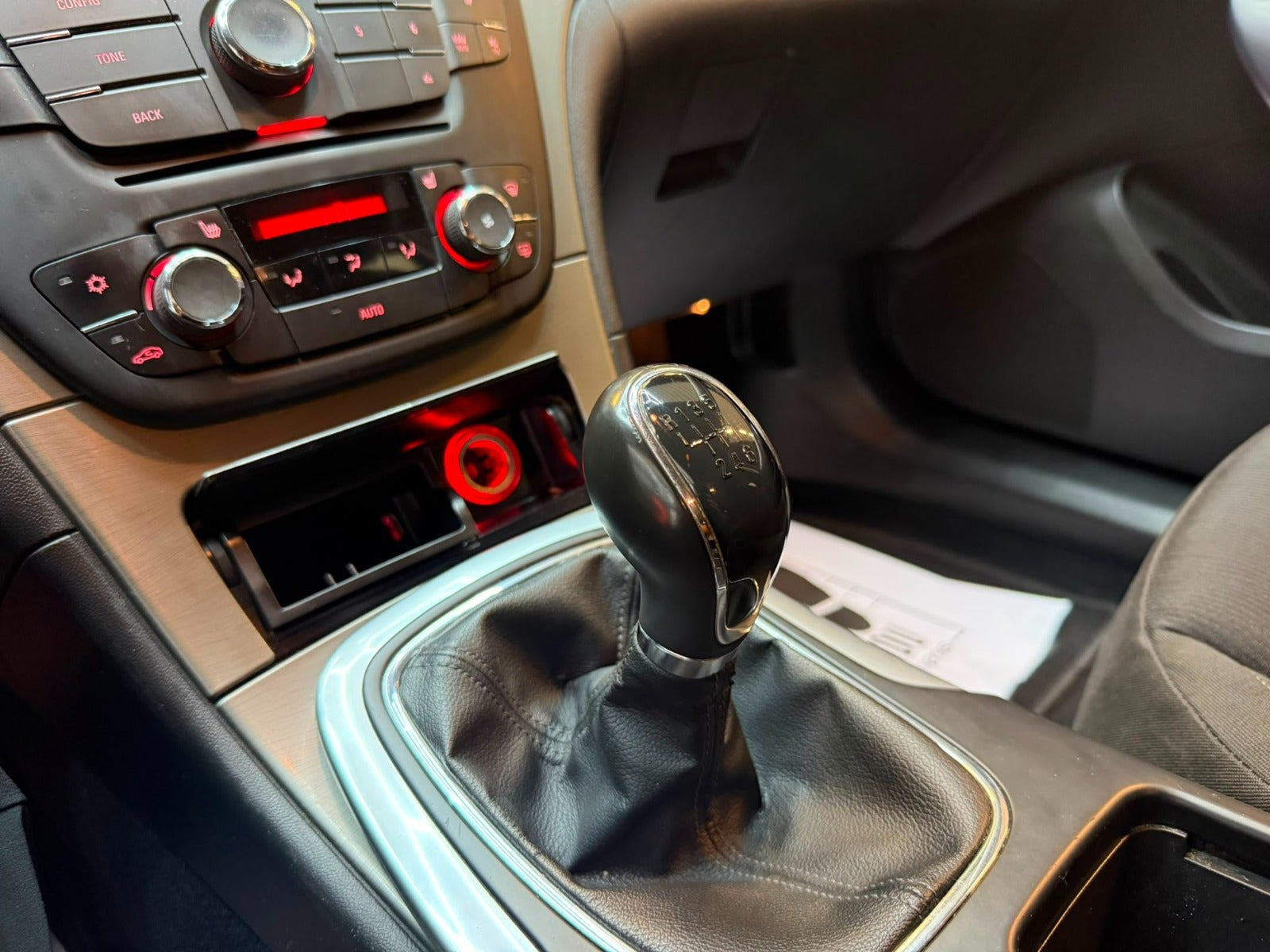 Sort Opel Insignia fra 2013