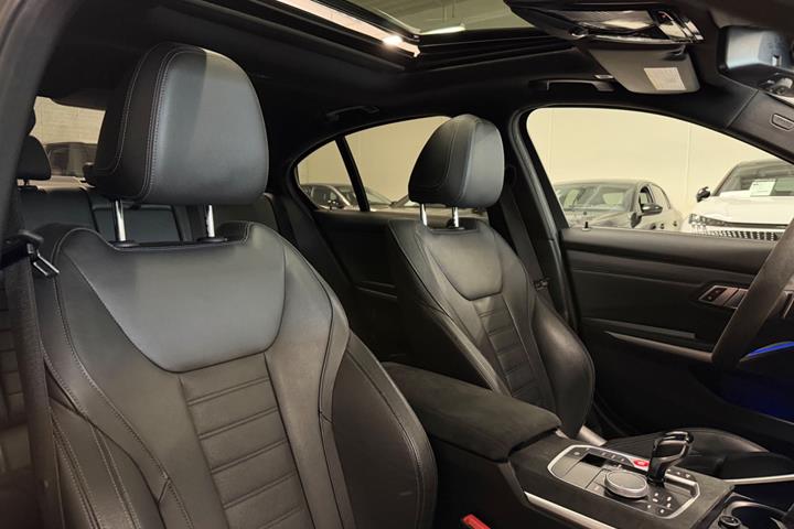 Sort BMW M340i fra 2022
