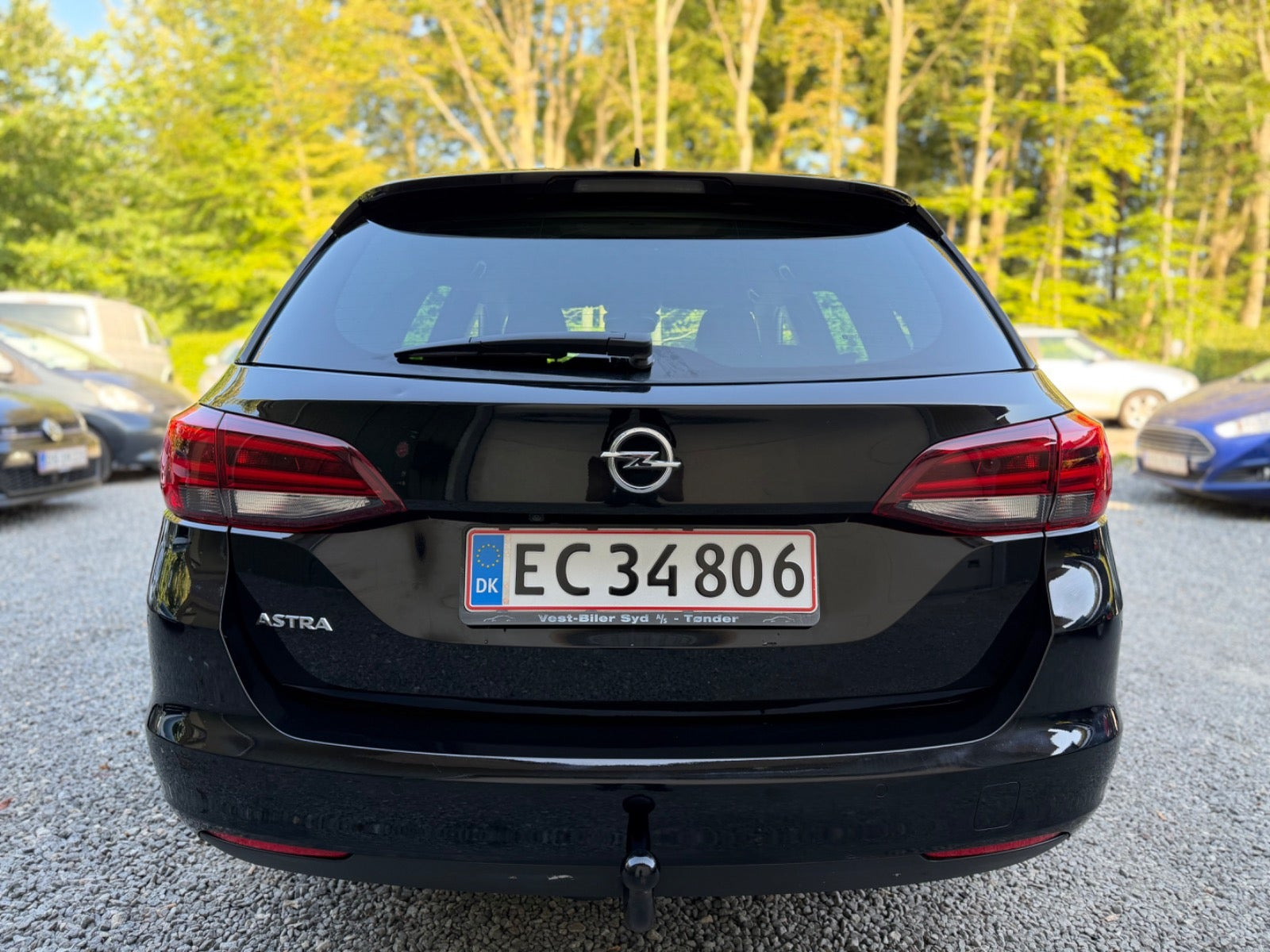 Sort Opel Astra fra 2019