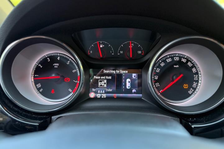 Sort Opel Astra fra 2019