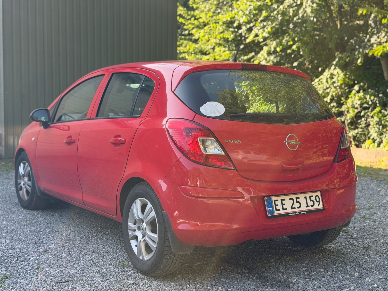 Rød Opel Corsa fra 2010