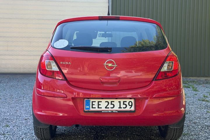 Rød Opel Corsa fra 2010