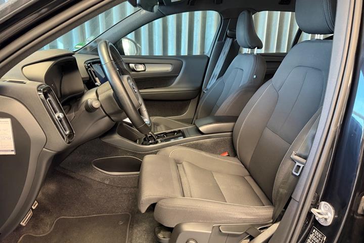 Sort Volvo XC40 fra 2022