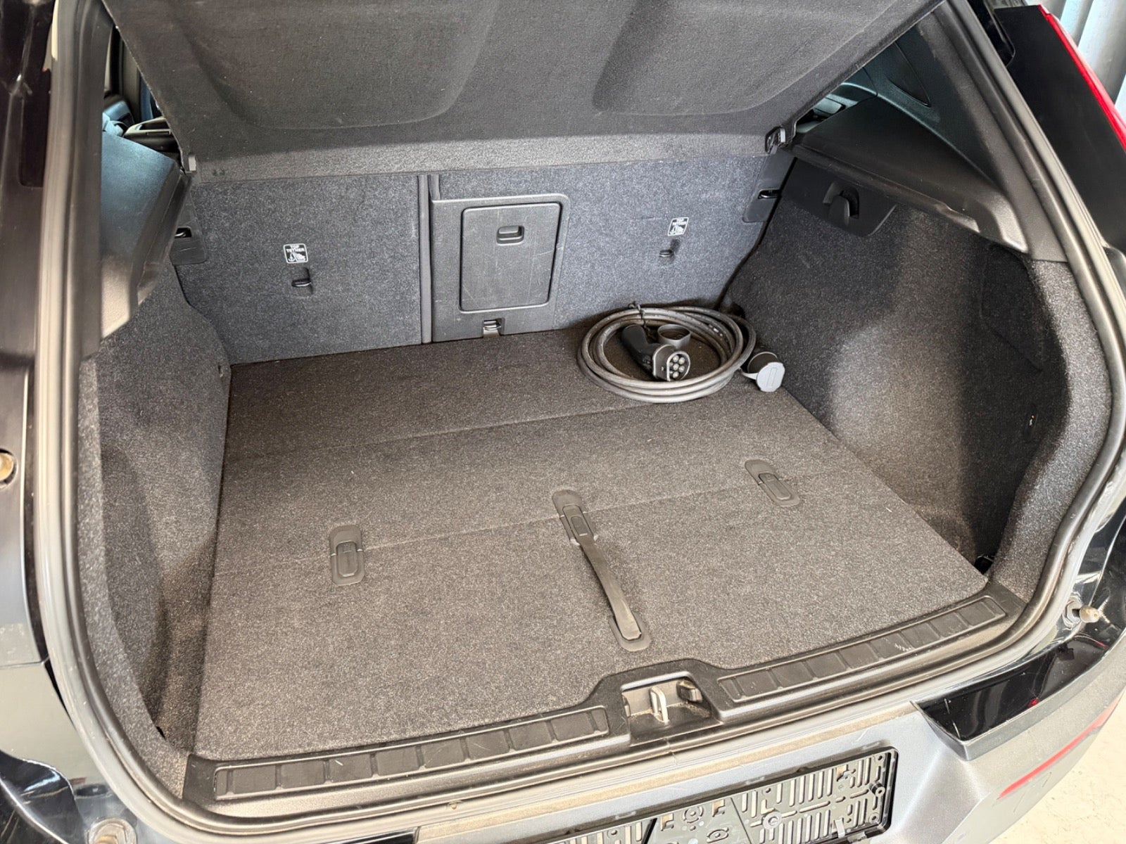 Sort Volvo XC40 fra 2022