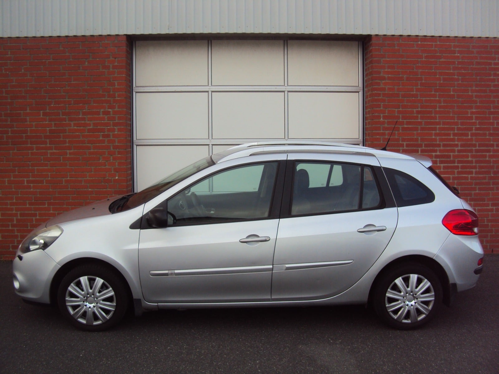 Renault Clio III 1,2 16V Expression Sport Tourer