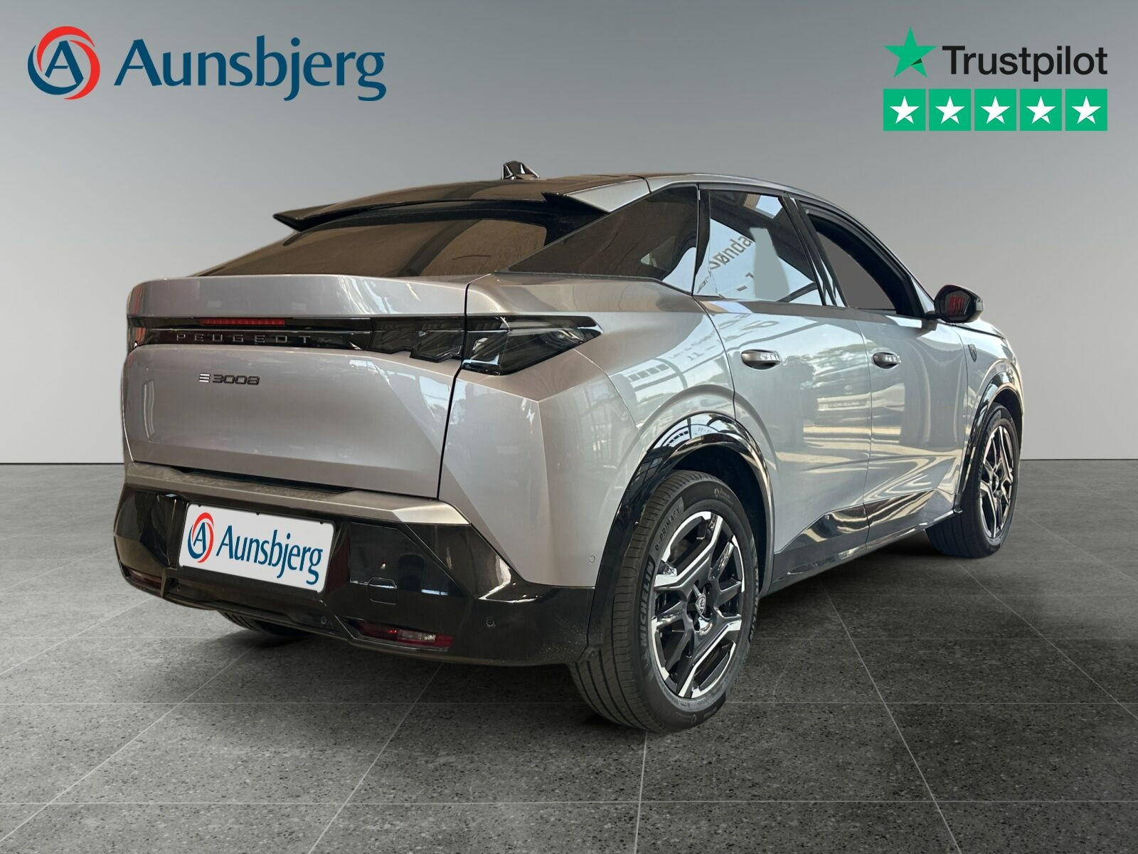 Grå Peugeot e-3008 fra 2026