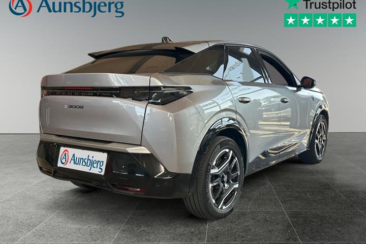 Grå Peugeot e-3008 fra 2026