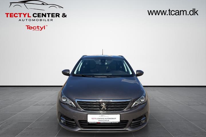 Grå Peugeot 308 fra 2018
