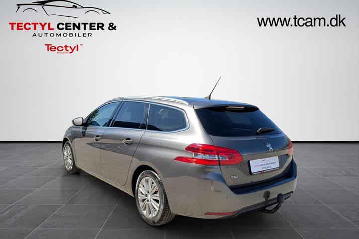 Grå Peugeot 308 fra 2018